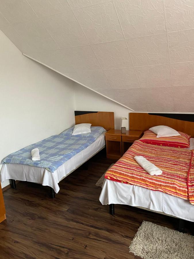 Teke Panzio Bed and Breakfast Körmend Buitenkant foto