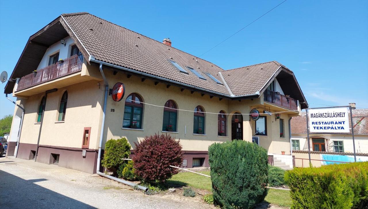Teke Panzio Bed and Breakfast Körmend Buitenkant foto